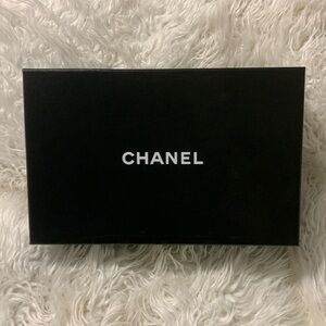 CHANEL shoe box. Size below.